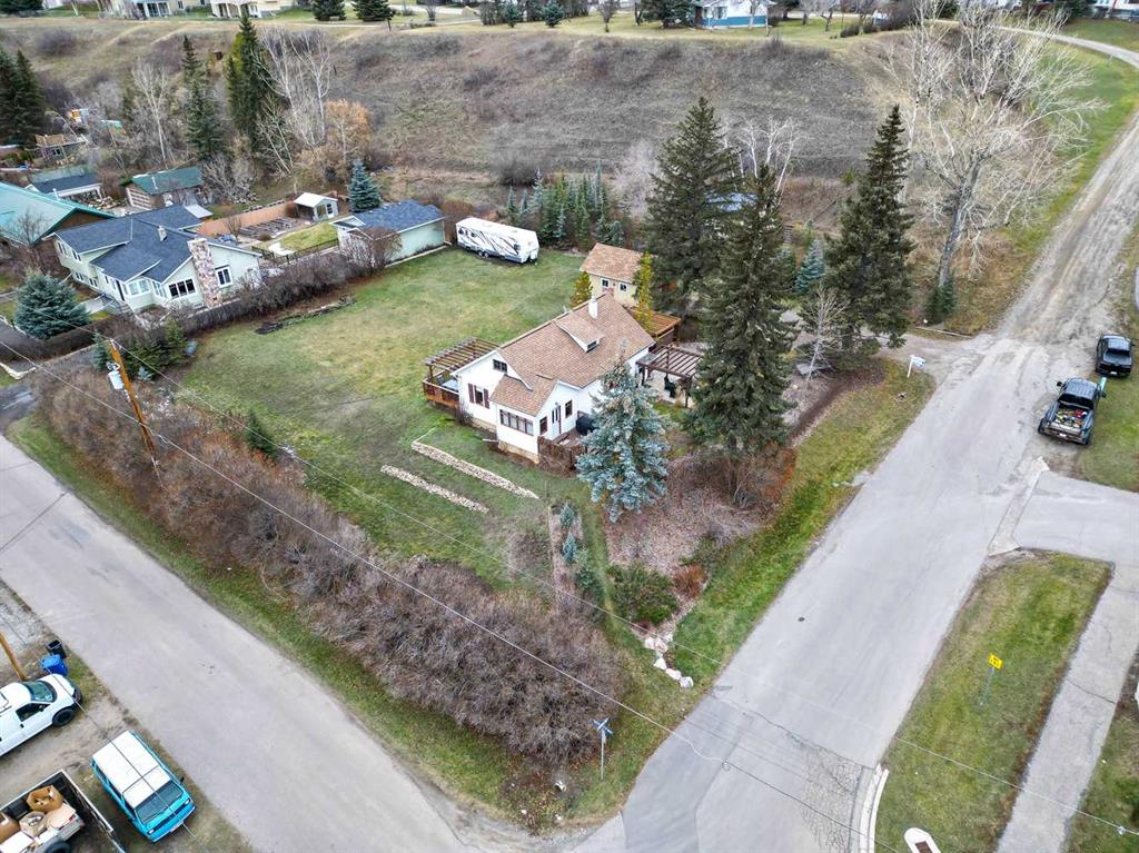 Picture of 148 Crescent Road W, Okotoks Real Estate Listing