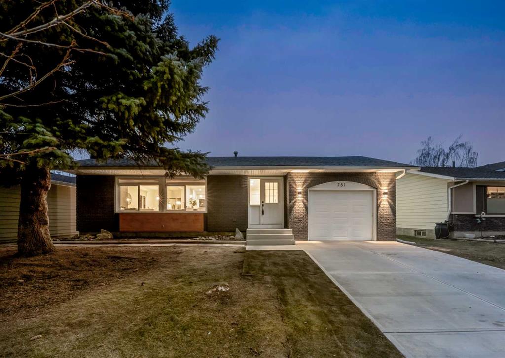 Picture of 751 Queensland Drive SE, Calgary Real Estate Listing