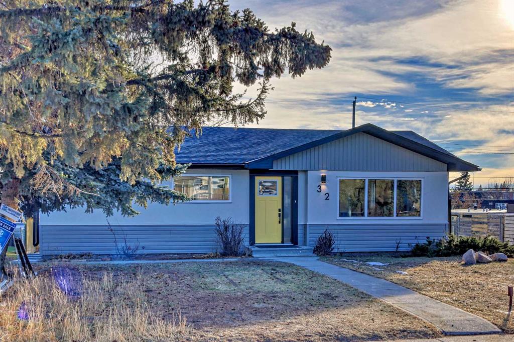 Picture of 32 Glacier Drive SW, Calgary Real Estate Listing