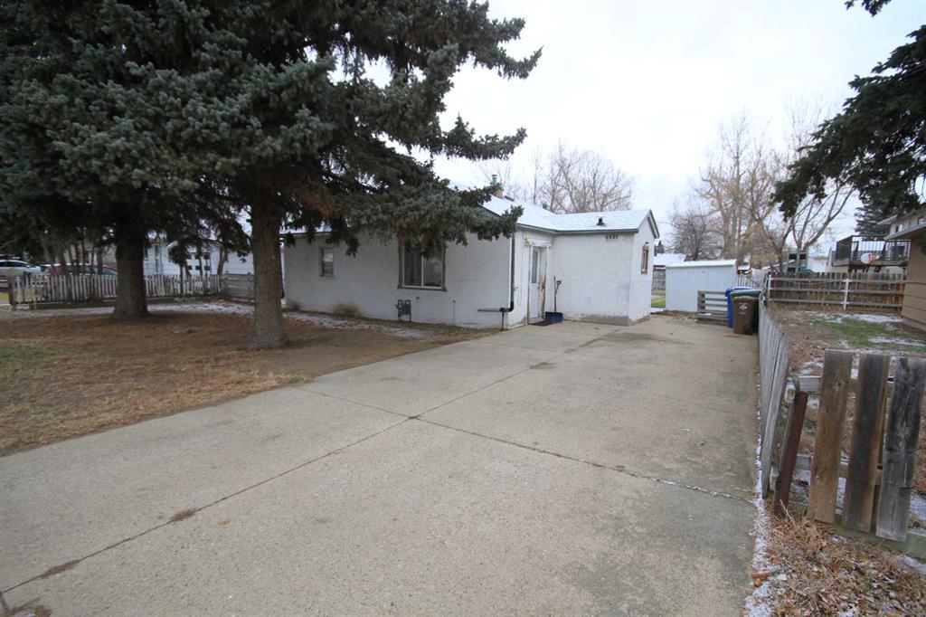 Picture of 6007 54 Street  , Taber Real Estate Listing