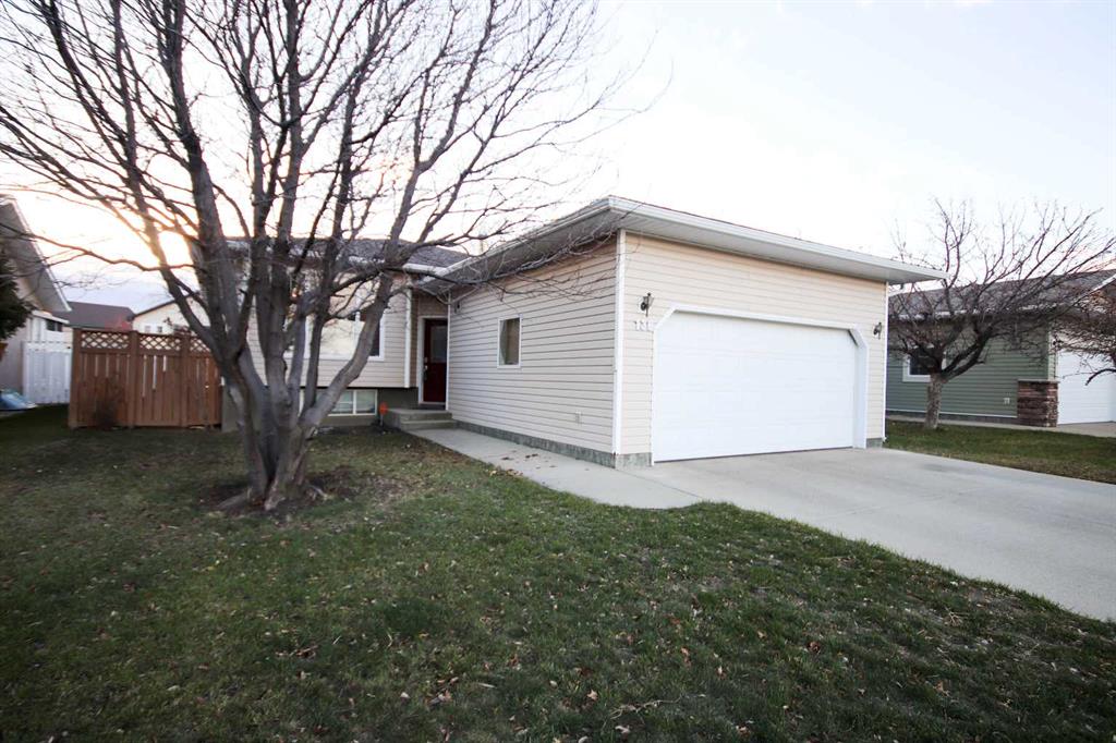 Picture of 136 Mt Rundle Road W, Lethbridge Real Estate Listing
