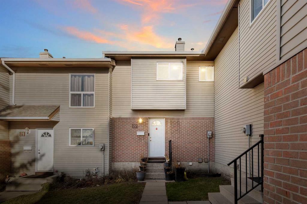 Picture of 22, 64 Whitnel Court NE, Calgary Real Estate Listing