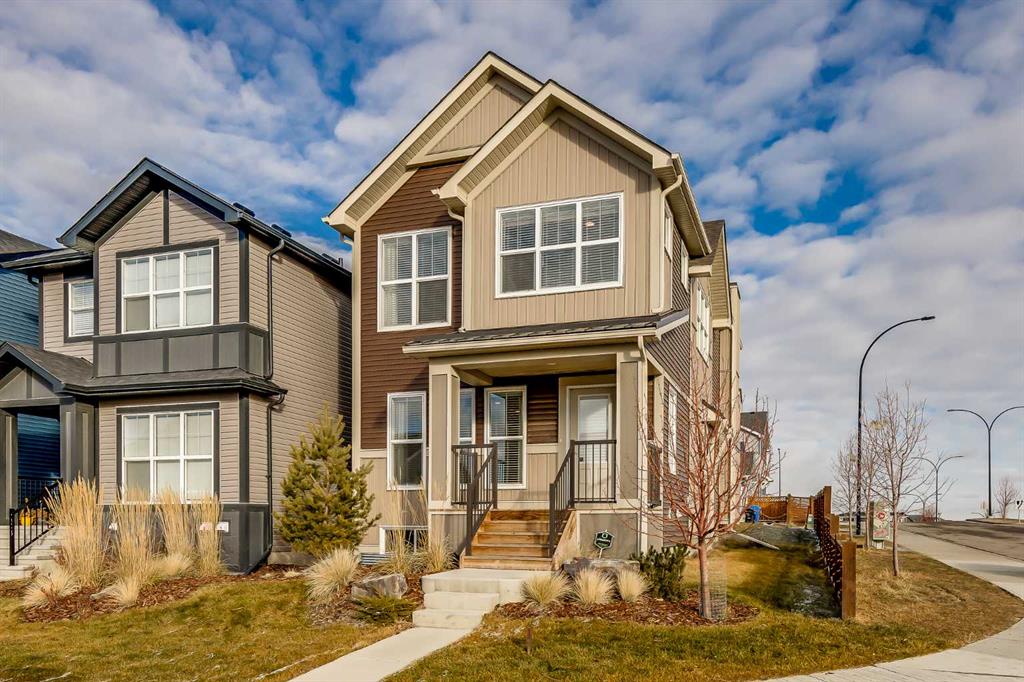 Picture of 6 Lucas Heights NW, Calgary Real Estate Listing