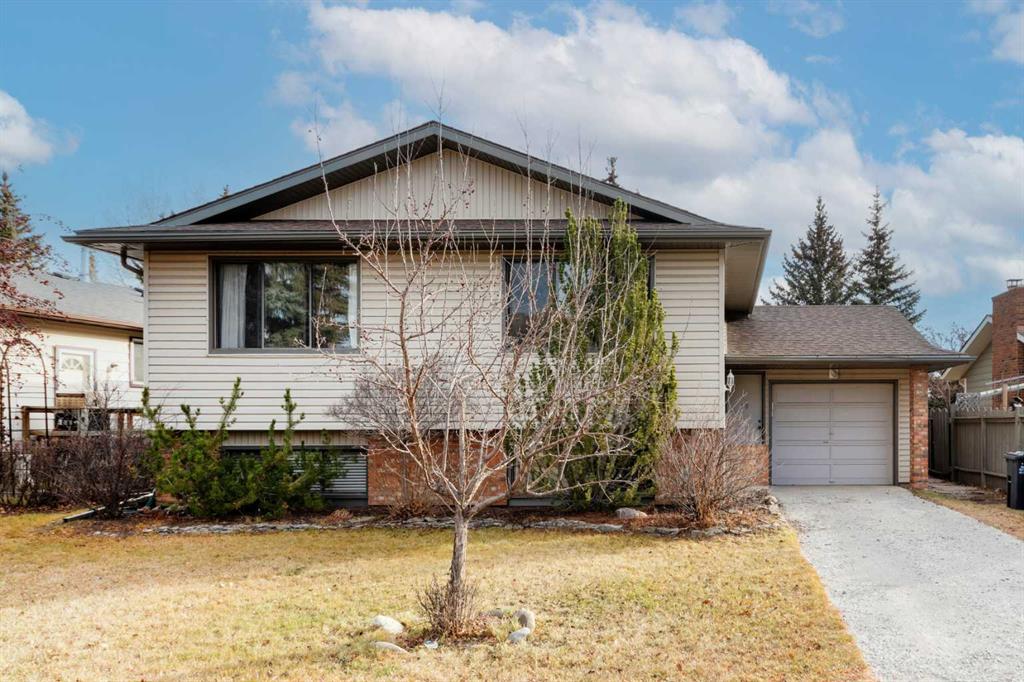 Picture of 10 Glendale Way , Cochrane Real Estate Listing