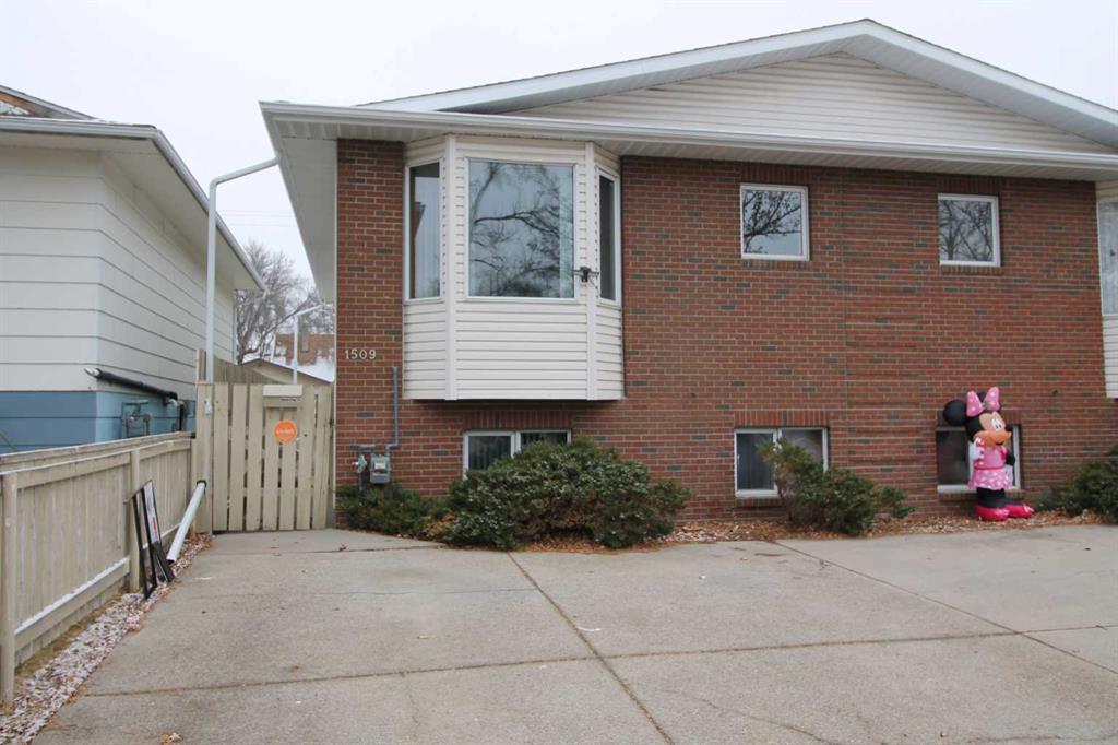 Picture of 1509 5A Avenue N, Lethbridge Real Estate Listing
