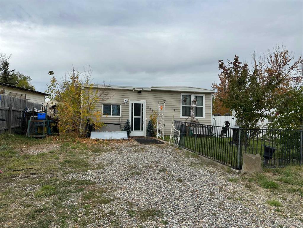 Picture of 863 2 Street E, Cardston Real Estate Listing