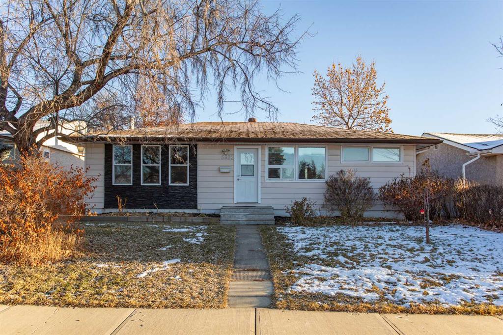 Picture of 5822 38 StreetClose , Red Deer Real Estate Listing