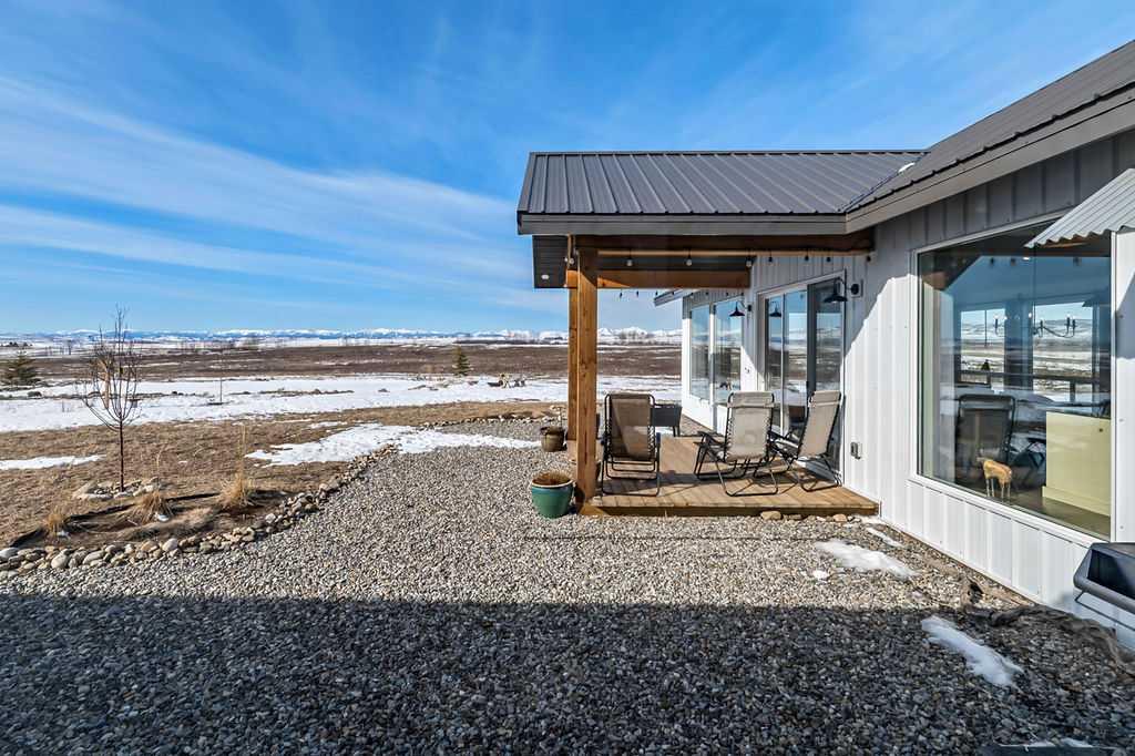 Picture of 546190 64 Street W, Rural Foothills County Real Estate Listing