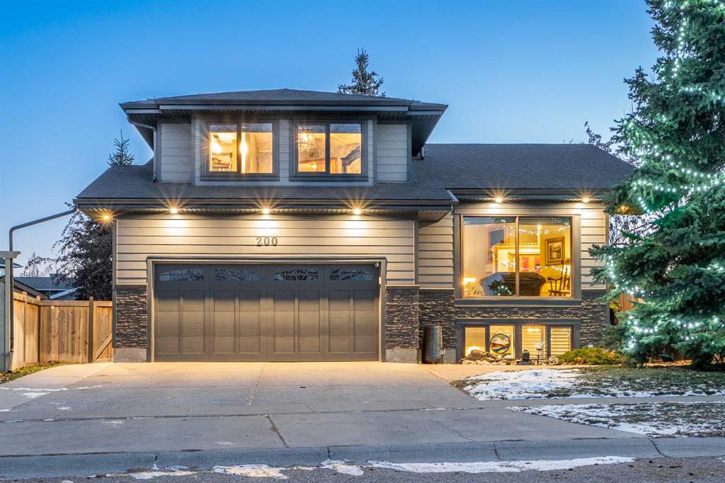 Picture of 200 Sun Valley Drive SE, Calgary Real Estate Listing