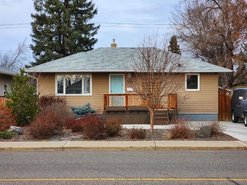 Picture of 1913 9 Avenue N, Lethbridge Real Estate Listing