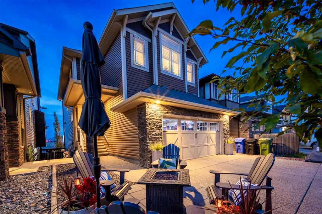 Picture of 133 Cougar Ridge Close SW, Calgary Real Estate Listing