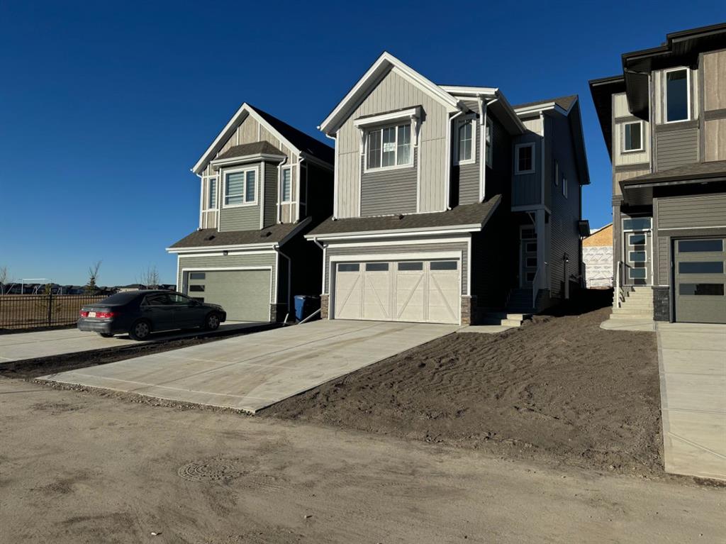 Picture of 10 Lancaster Greenway SE, Airdrie Real Estate Listing