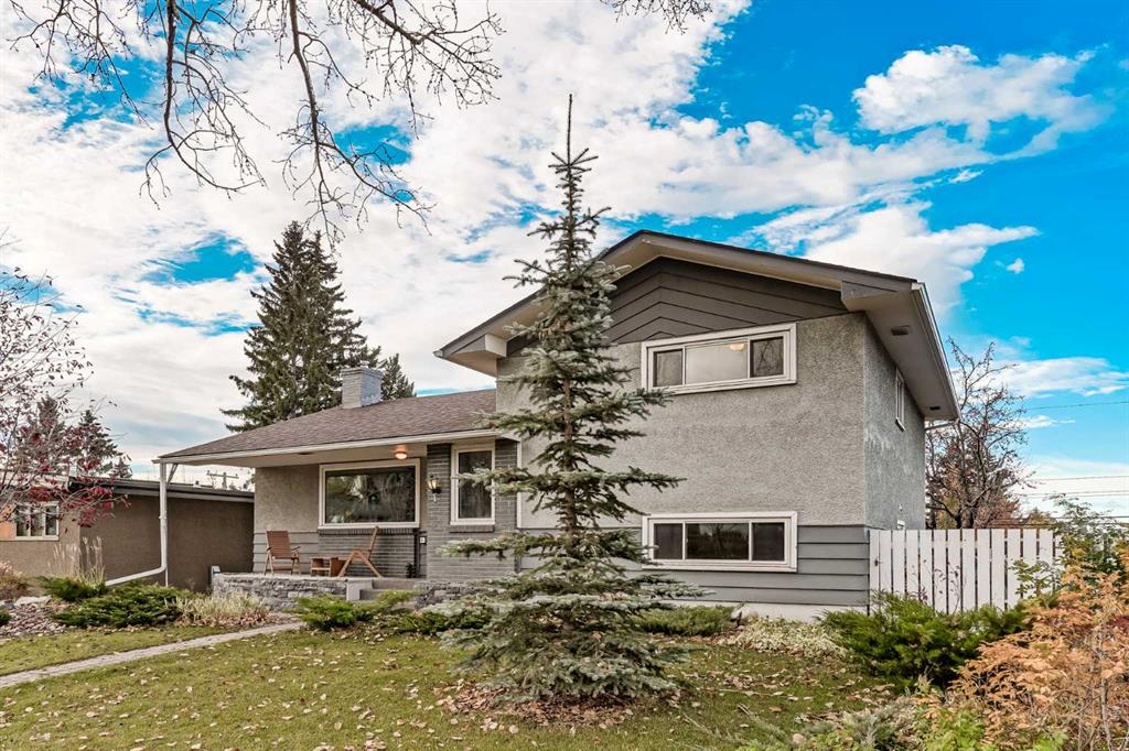 Picture of 4519 Charleswood Drive NW, Calgary Real Estate Listing
