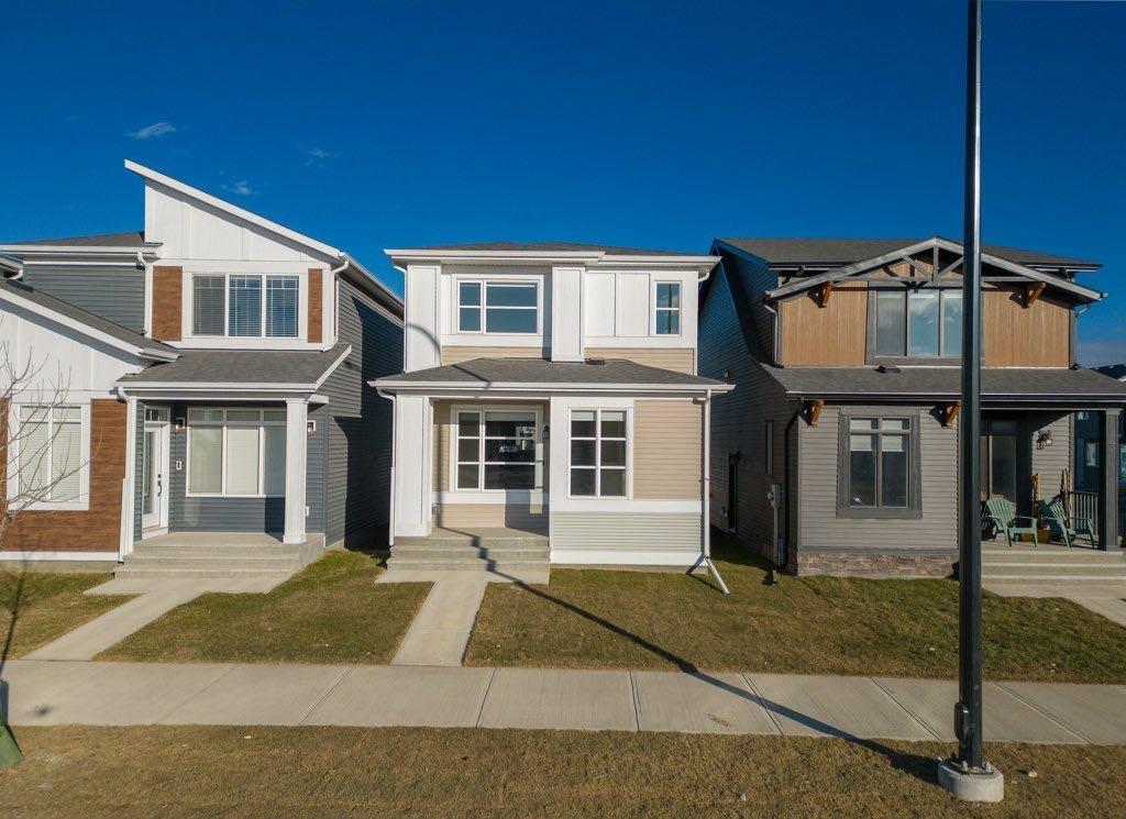 Picture of 44 Rowmont Drive NW, Calgary Real Estate Listing