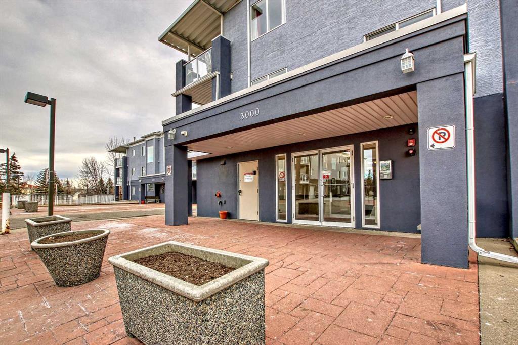Picture of 3310, 2280 68 Street NE, Calgary Real Estate Listing