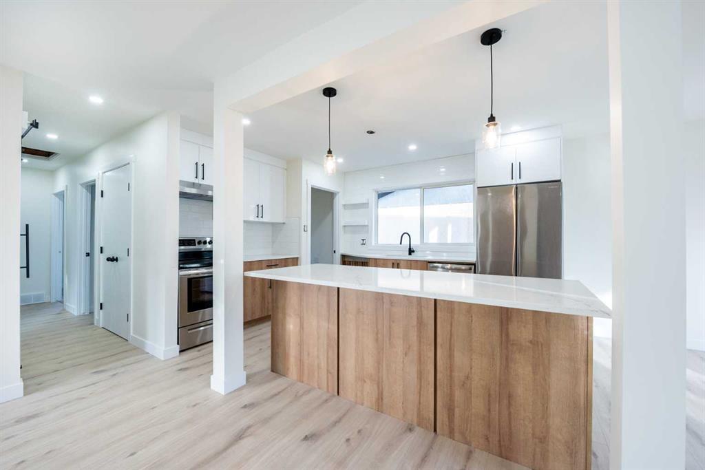 Picture of 2429 35 Street SE, Calgary Real Estate Listing