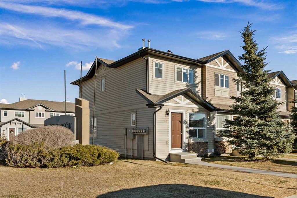 Picture of 487 Saddlecrest Boulevard NW, Calgary Real Estate Listing