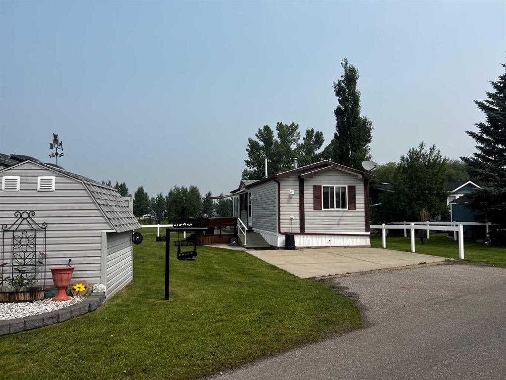 Picture of 2028, 35468 RANGE Road , Rural Red Deer County Real Estate Listing