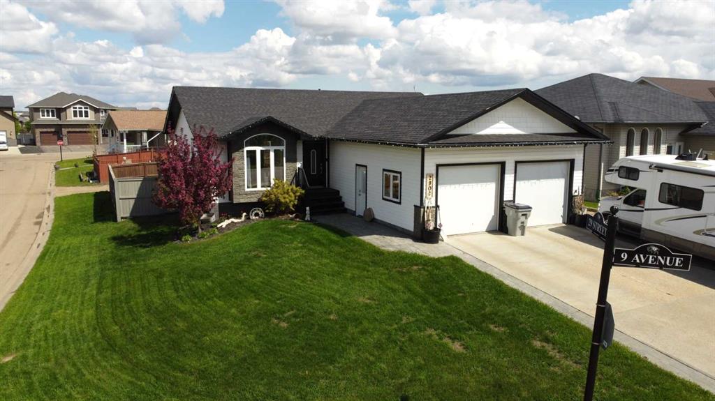 Picture of 2902 9th Avenue , Wainwright Real Estate Listing