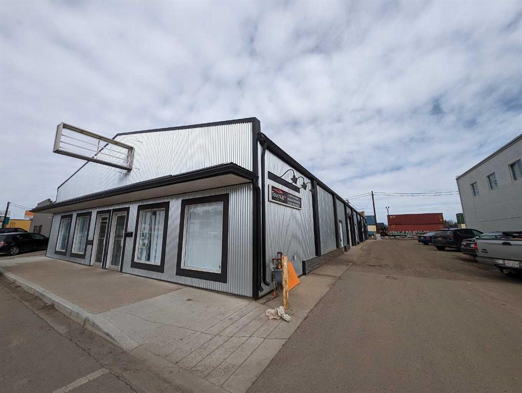 Picture of 2, 677 South Railway Street SE, Medicine Hat Real Estate Listing