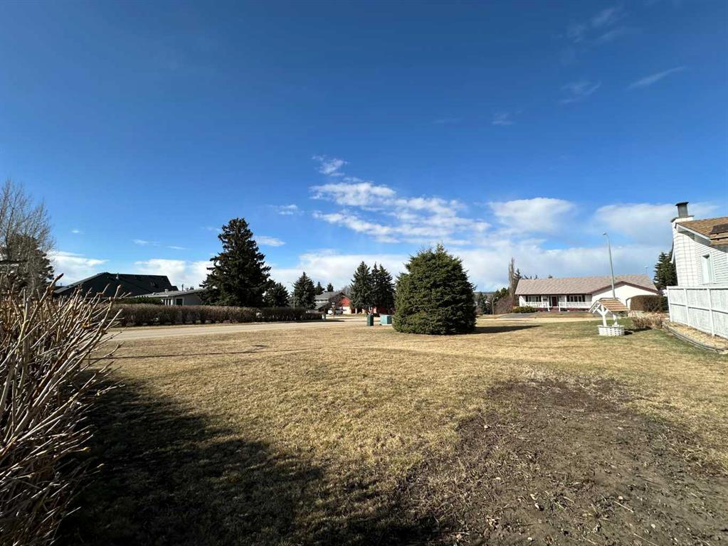 Picture of 4001 39 Street , Ponoka Real Estate Listing