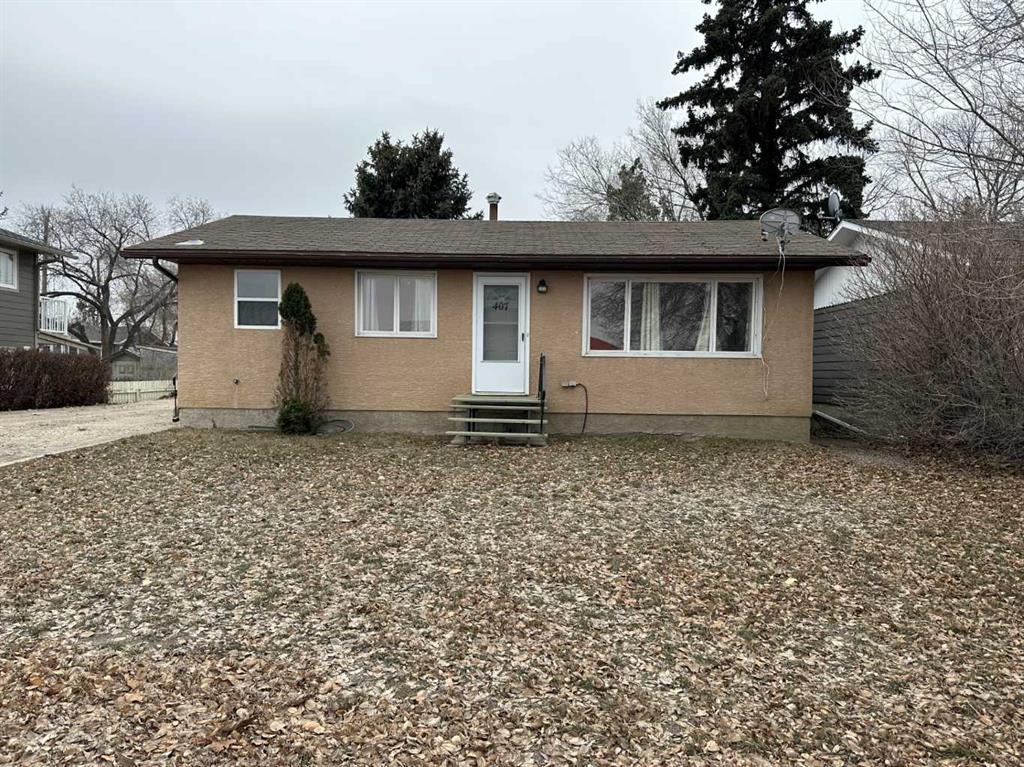 Picture of 407 1 Avenue E, Oyen Real Estate Listing