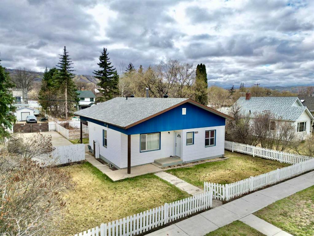 Picture of 10514 101 Street , Peace River Real Estate Listing