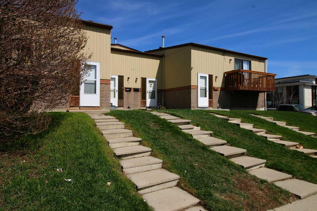 Picture of 72 Huntley Close NE, Calgary Real Estate Listing