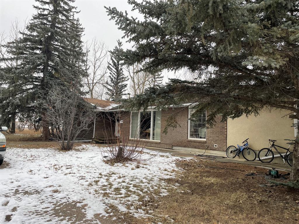 Picture of 2825 Walsh Drive W, Lethbridge Real Estate Listing