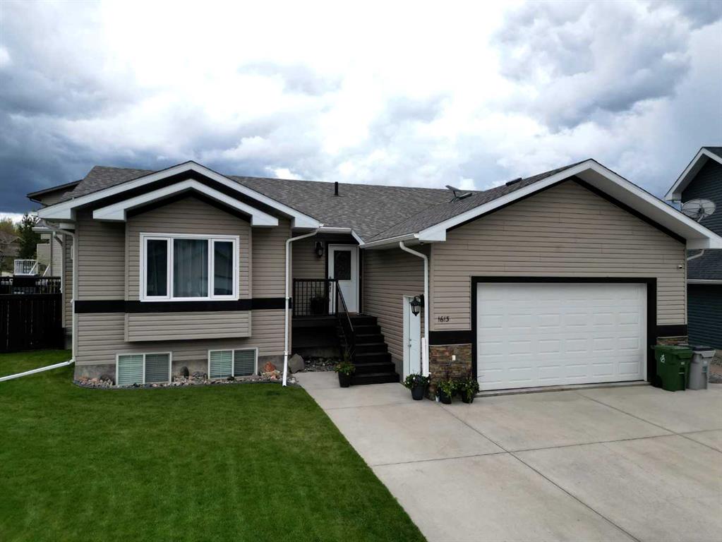 Picture of 1613 41A Street , Edson Real Estate Listing