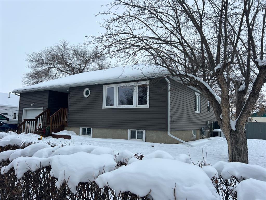 Picture of 605 6 Avenue E, Drumheller Real Estate Listing