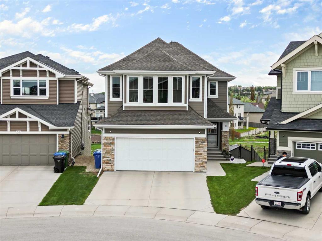 Picture of 41 Sherwood Road NW, Calgary Real Estate Listing