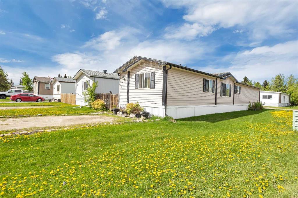 Picture of 44, 4402 48 Avenue , Sylvan Lake Real Estate Listing