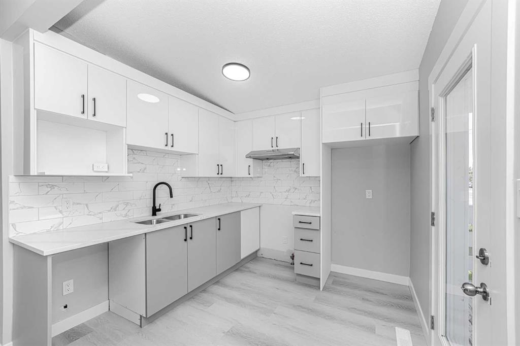 Picture of 6403 Centre Street NW, Calgary Real Estate Listing