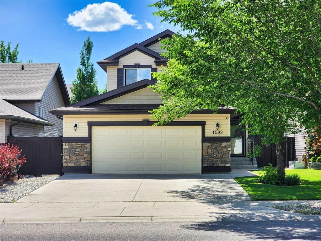 Picture of 1592 Coalbanks Boulevard W, Lethbridge Real Estate Listing