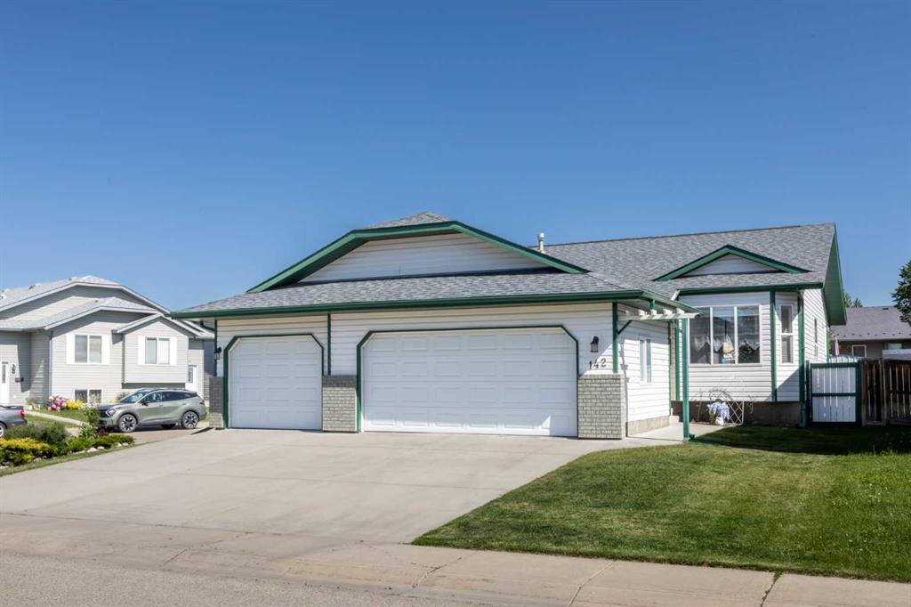 Picture of 142 Lyons Close , Red Deer Real Estate Listing