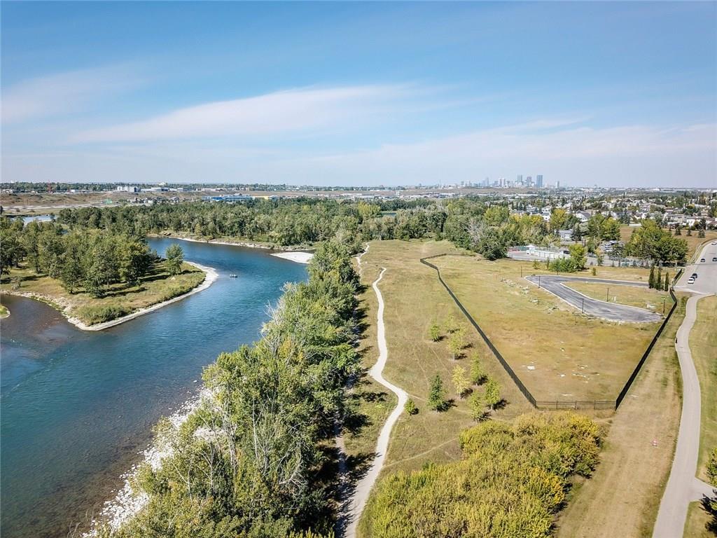 Picture of 18 Riverview Landing SE, Calgary Real Estate Listing