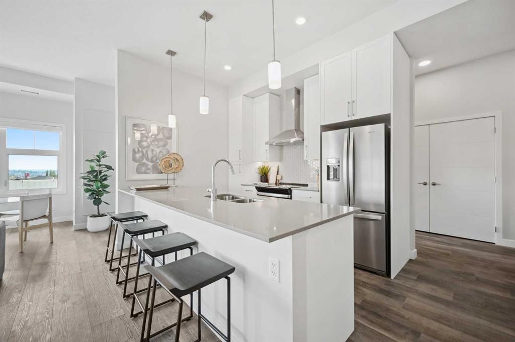 Picture of 402, 255 Les Jardins Park SE, Calgary Real Estate Listing