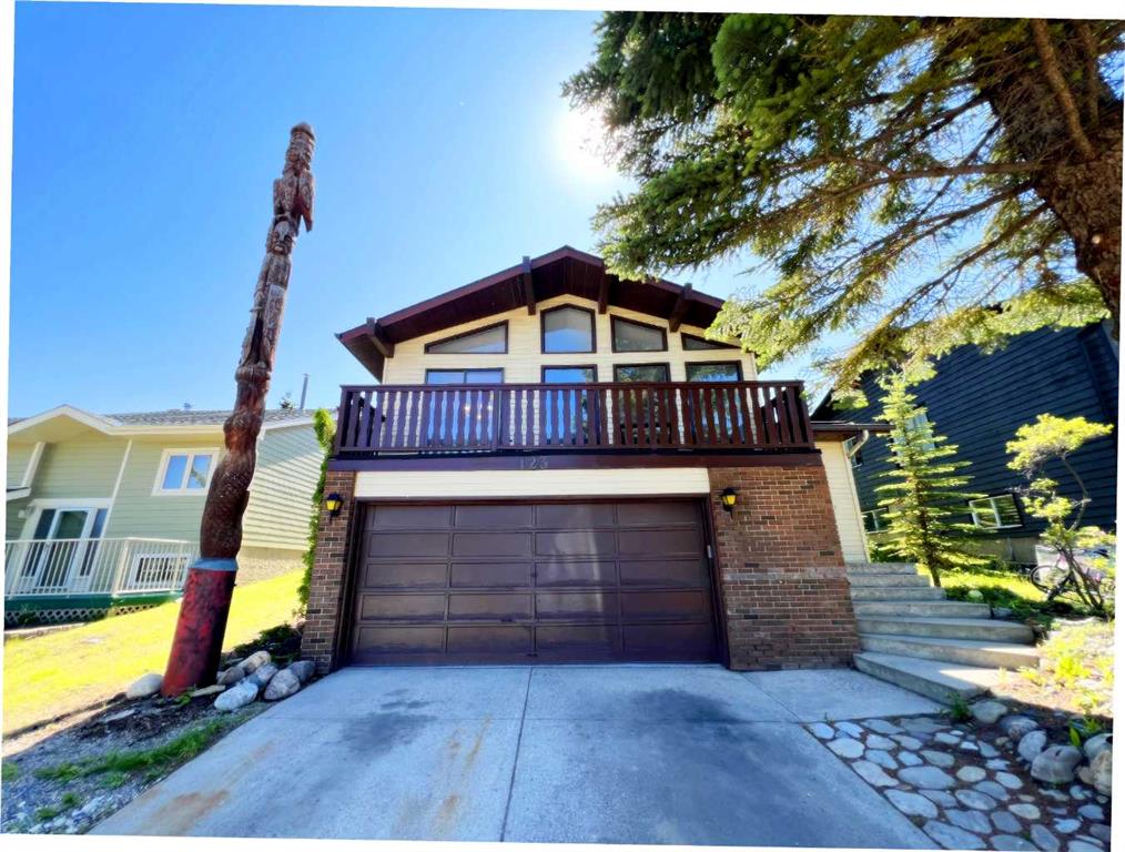 Picture of 123 Edgepark Boulevard NW, Calgary Real Estate Listing