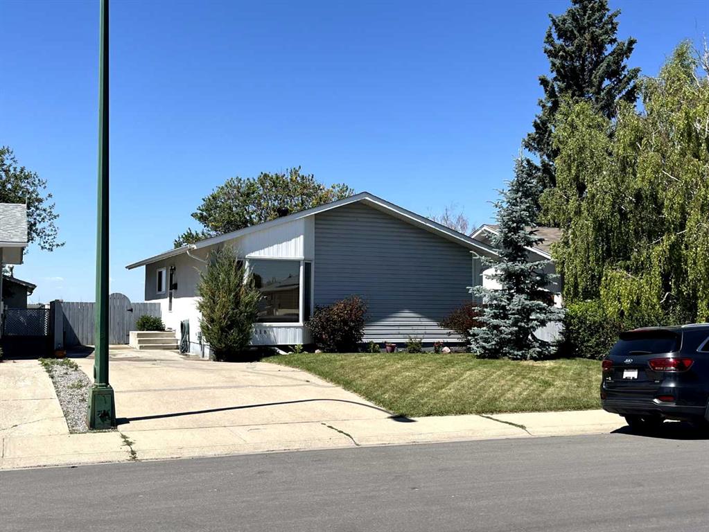 Picture of 1018 Ventura Crescent N, Lethbridge Real Estate Listing