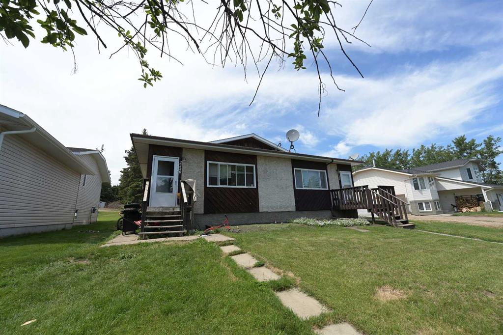 Picture of 2220 22 Avenue , Delburne Real Estate Listing