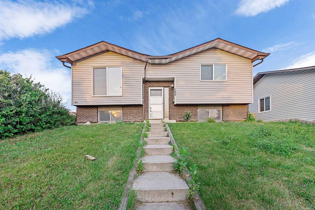 Picture of 103 Castleridge Road NE, Calgary Real Estate Listing