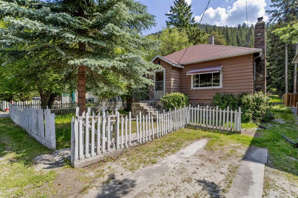 Picture of 404 Otter Street , Banff Real Estate Listing