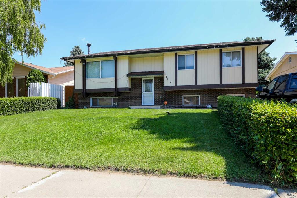 Picture of 2017 17 Street N, Lethbridge Real Estate Listing