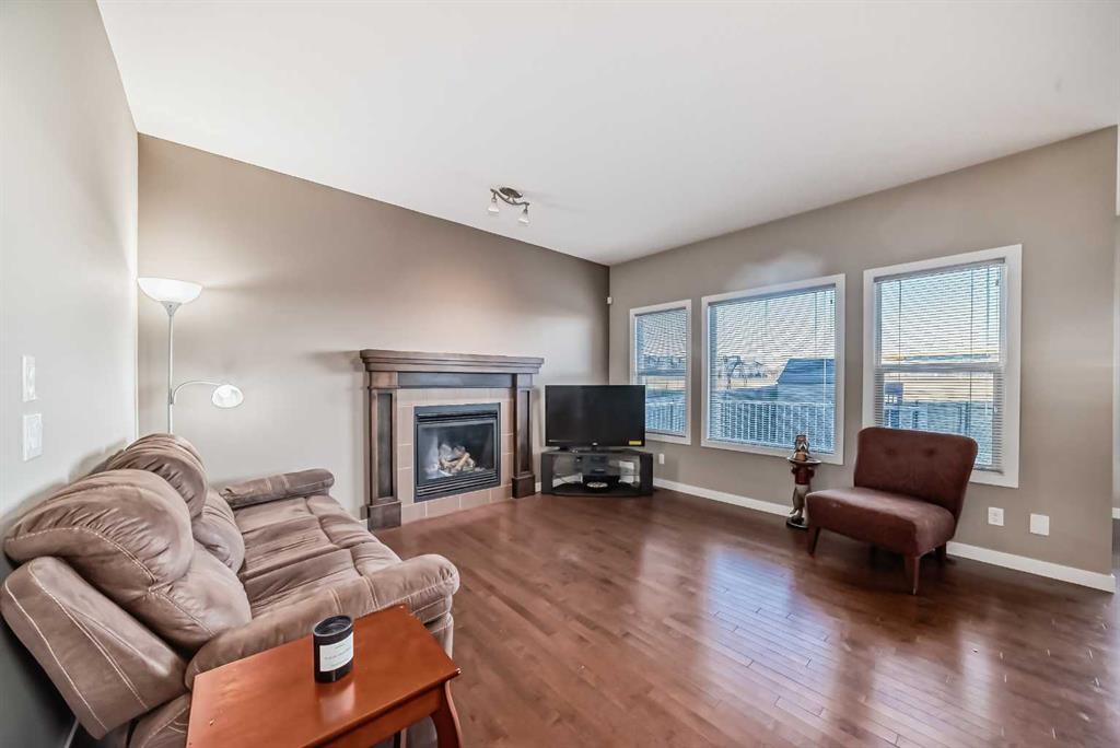 Picture of 22 Silverado Plains Common SW, Calgary Real Estate Listing