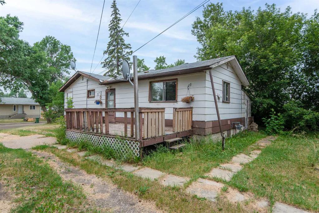 Picture of 5210 58 Avenue , Ponoka Real Estate Listing