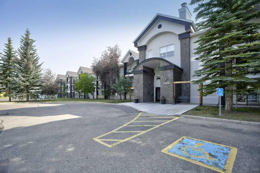 Picture of 207, 2022 Canyon Meadows Drive SE, Calgary Real Estate Listing