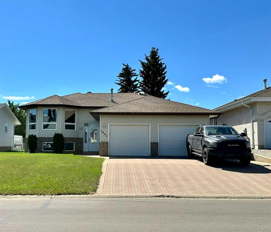 Picture of 1805 10 Avenue , Wainwright Real Estate Listing