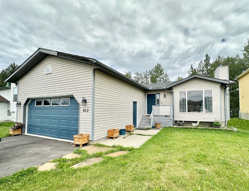 Picture of 812 9 Avenue , Fox Creek Real Estate Listing