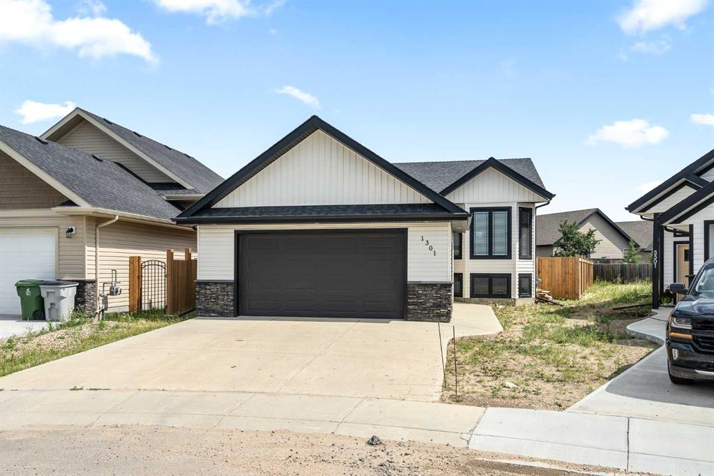 Picture of 1301 55 Avenue , Lloydminster Real Estate Listing